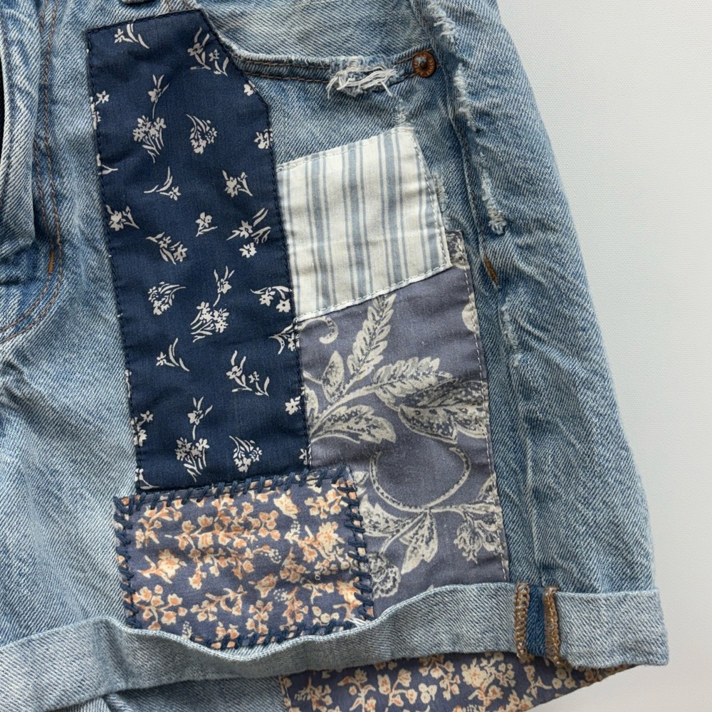 American Eagle Floral Patchwork Mom High Rise Sho… - image 3